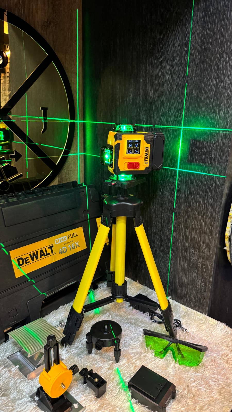 Nivel Láser Verde 4D 360° DeWALL M16X FUEL 16X  Con Control