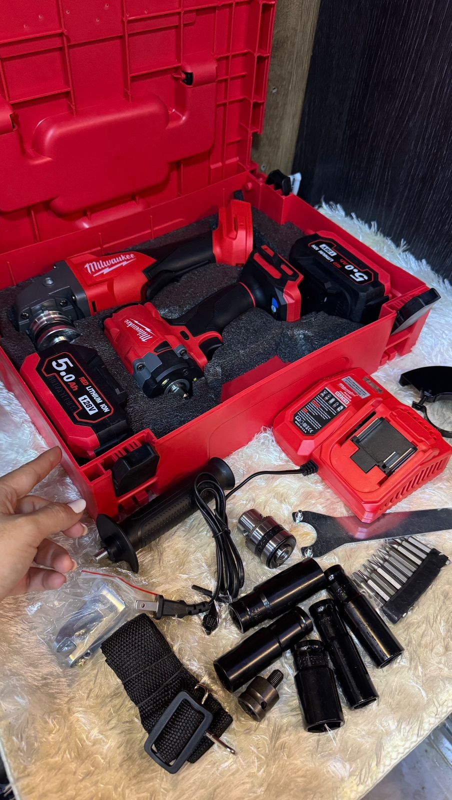 Llave de Impacto 380 Nm Inalámbrica+pulidora inalámbrica Milwaukee