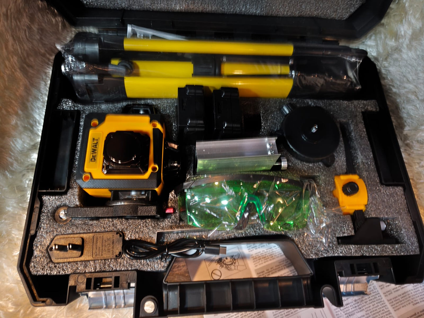 Nivel Láser Verde 4D 360° DeWALL M16X FUEL 16X  Con Control