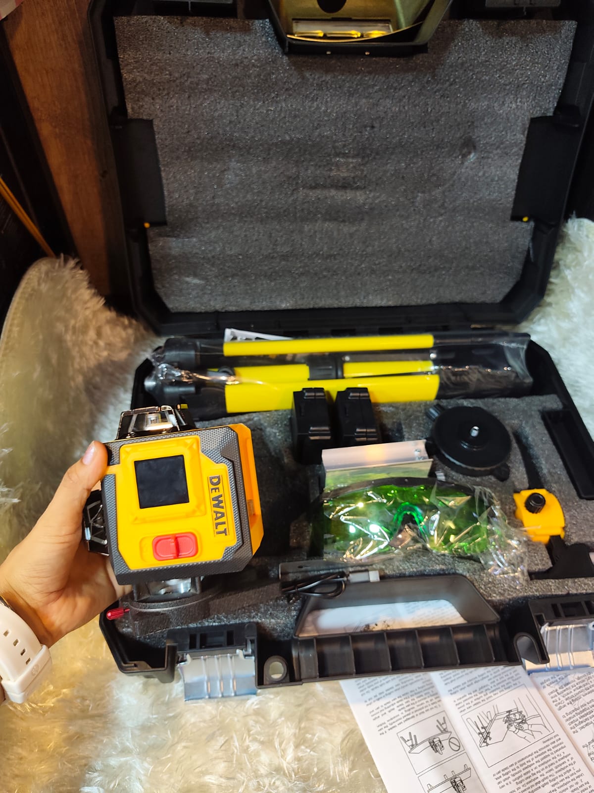 Nivel Láser Verde 4D 360° DeWALL M16X FUEL 16X  Con Control