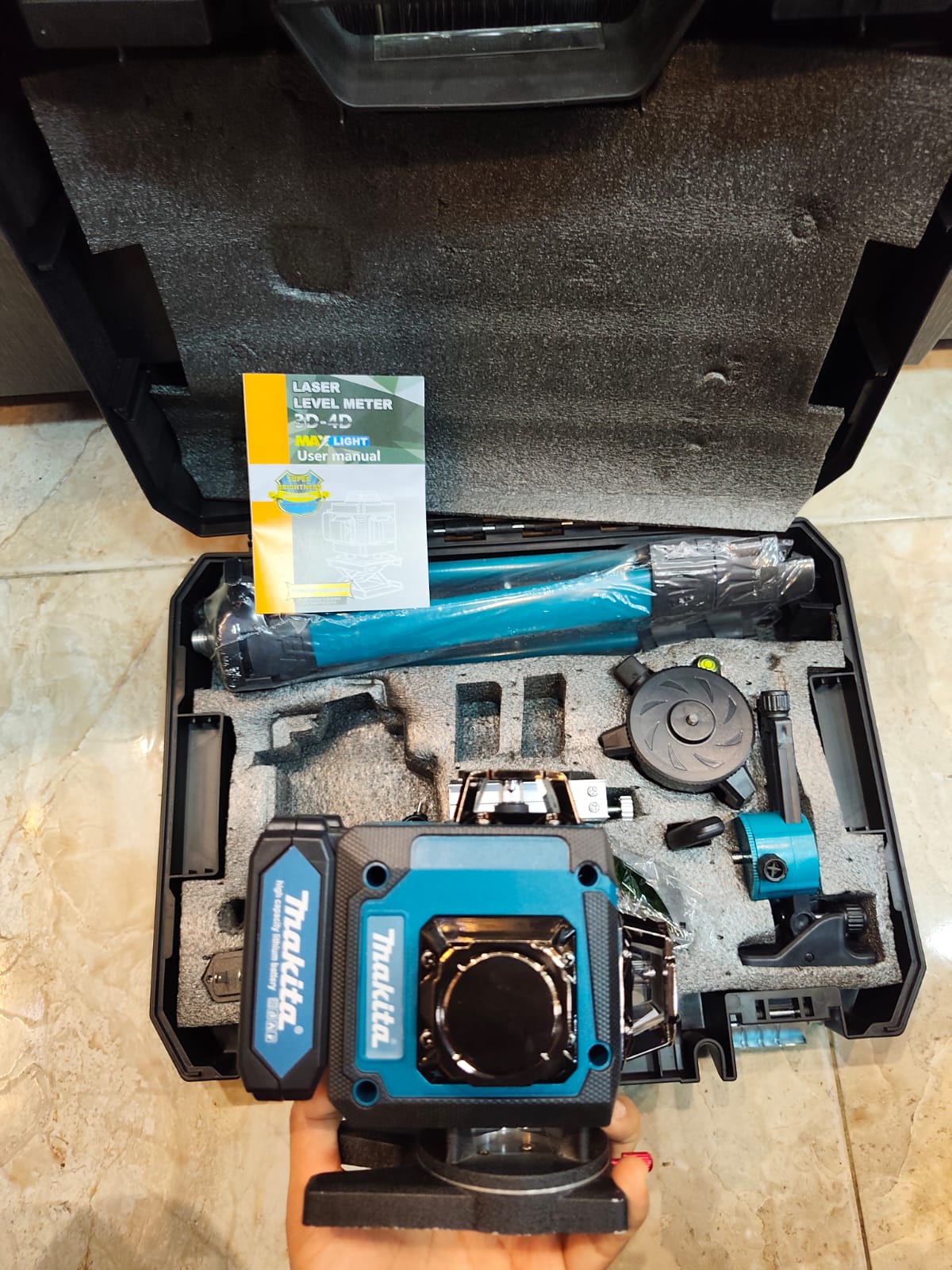 Nivel Láser Verde 4D 360° MAKITA M16X FUEL 16X  Con Control
