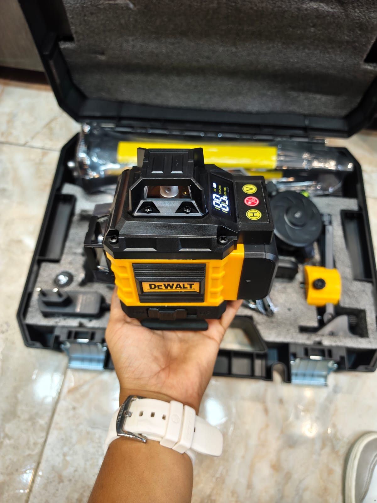 Nivel Láser Verde 4D 360° DeWALL M16X FUEL 16X  Con Control