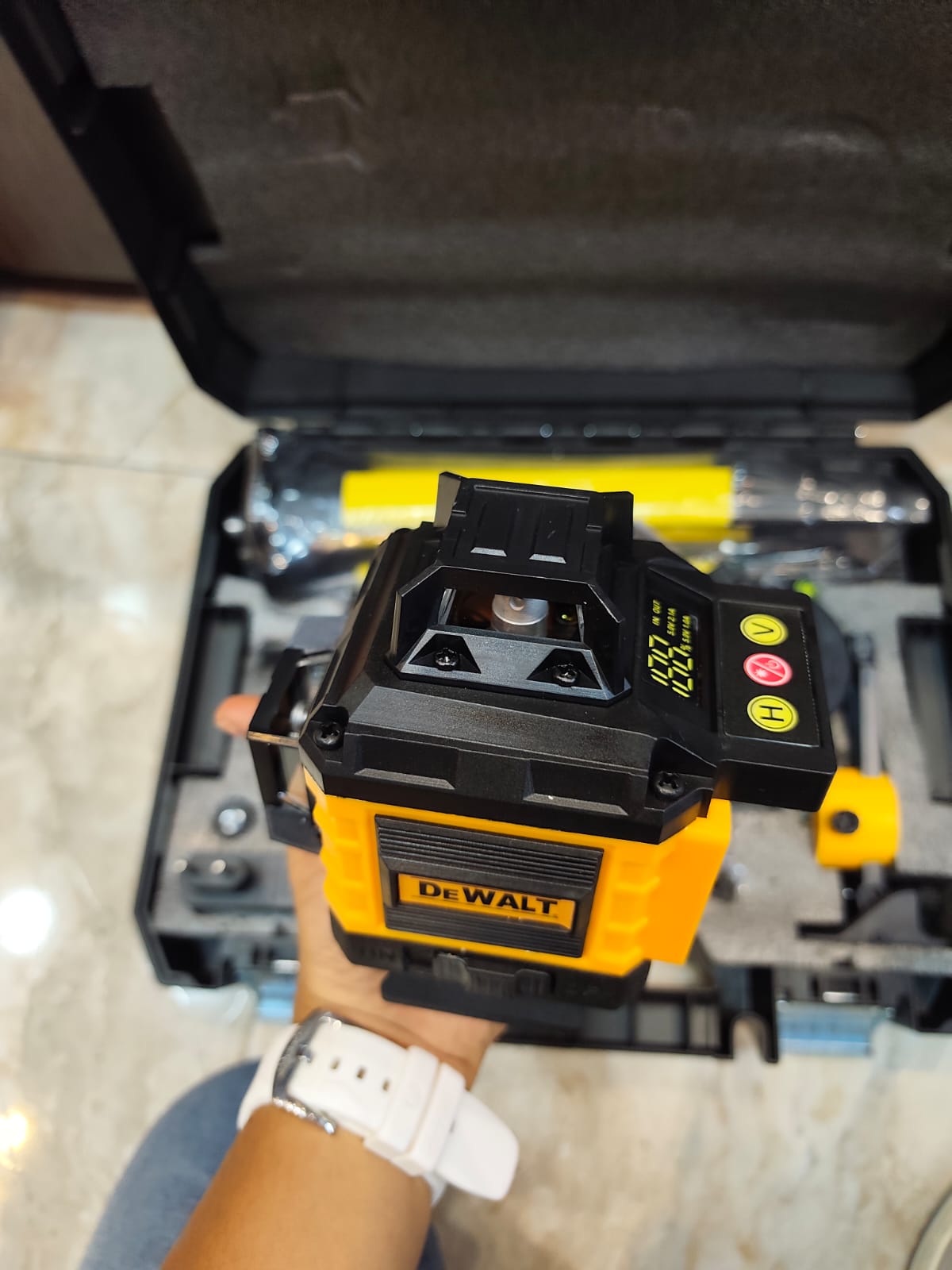 Nivel Láser Verde 4D 360° DeWALL M16X FUEL 16X  Con Control