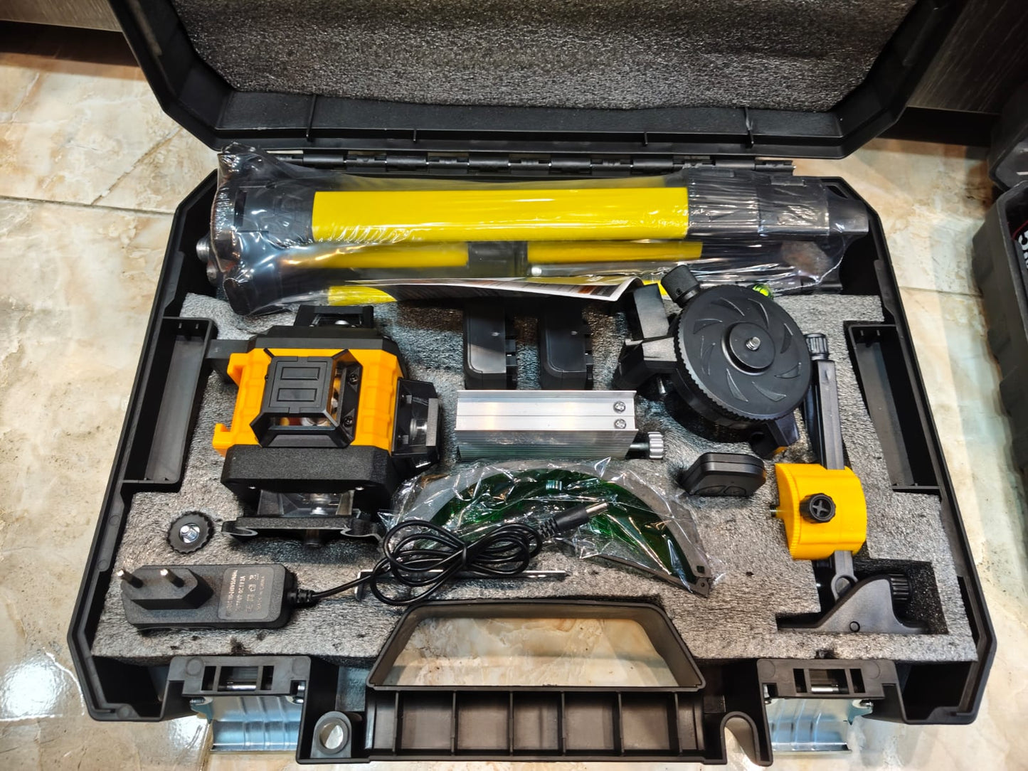 Nivel Láser Verde 4D 360° DeWALL M16X FUEL 16X  Con Control