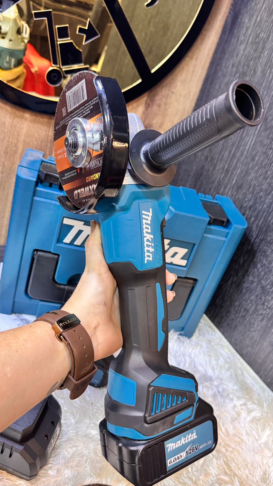 Pulidora Angular Inalámbrica Makita Profesional 8500 R/min
