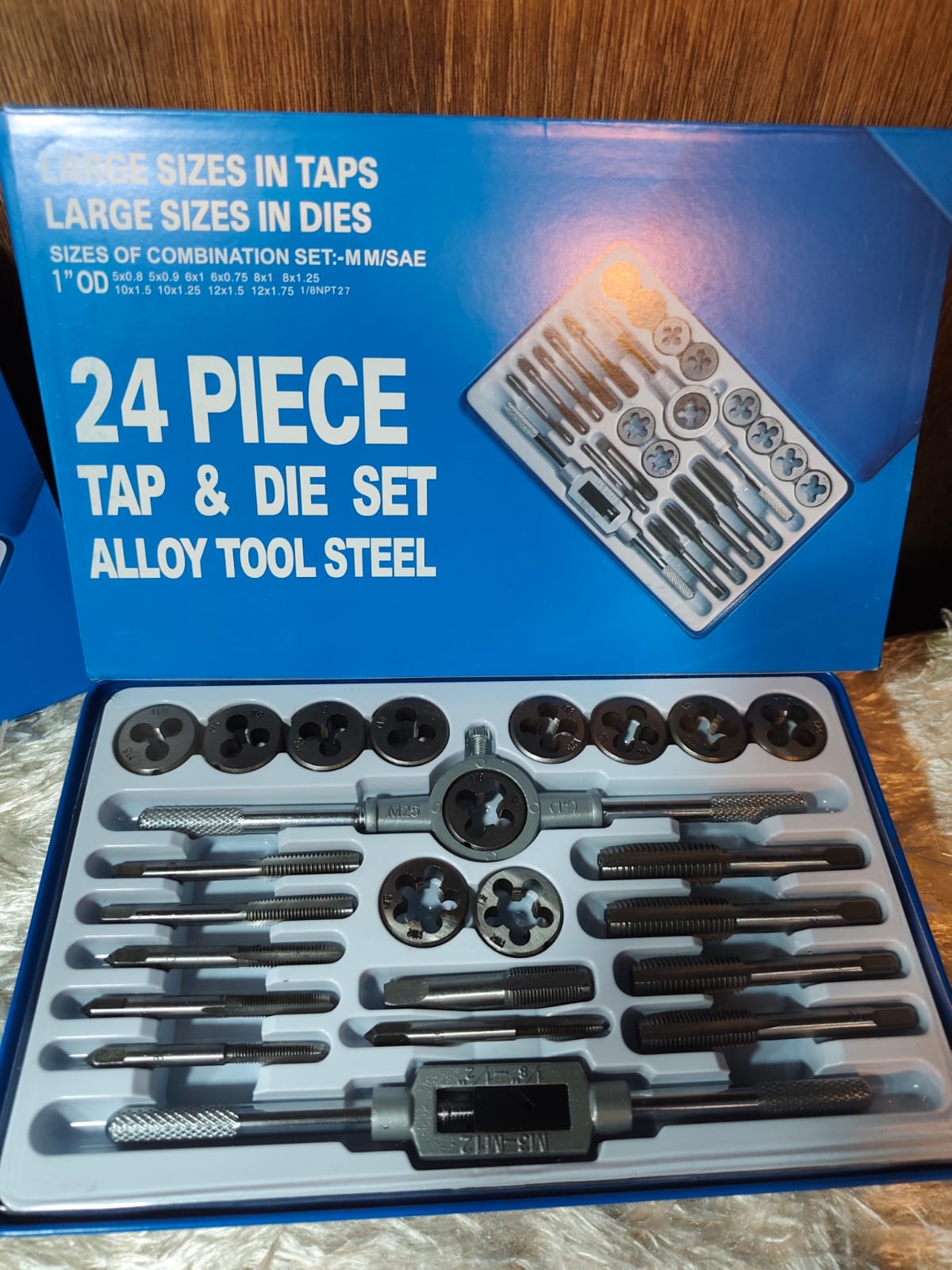 JUEGO PROFESIONAL DE MACHUELOS Y TERRAJAS 24 PIEZAS